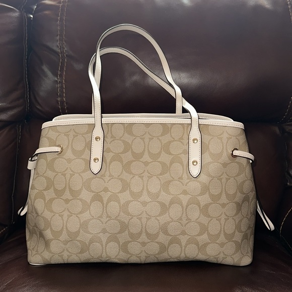 SOLD🔥🔥🔥Coach Signature Drawstring Carryall Shoulder Bag - Picture 4 of 14